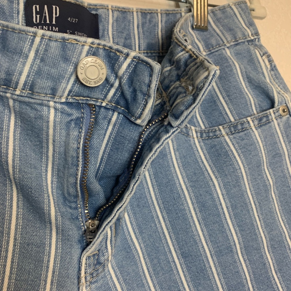 GAP Shorts Womens 4/27  Blue White Striped 5" Short Low Rise Preppy Academia - Picture 7 of 13